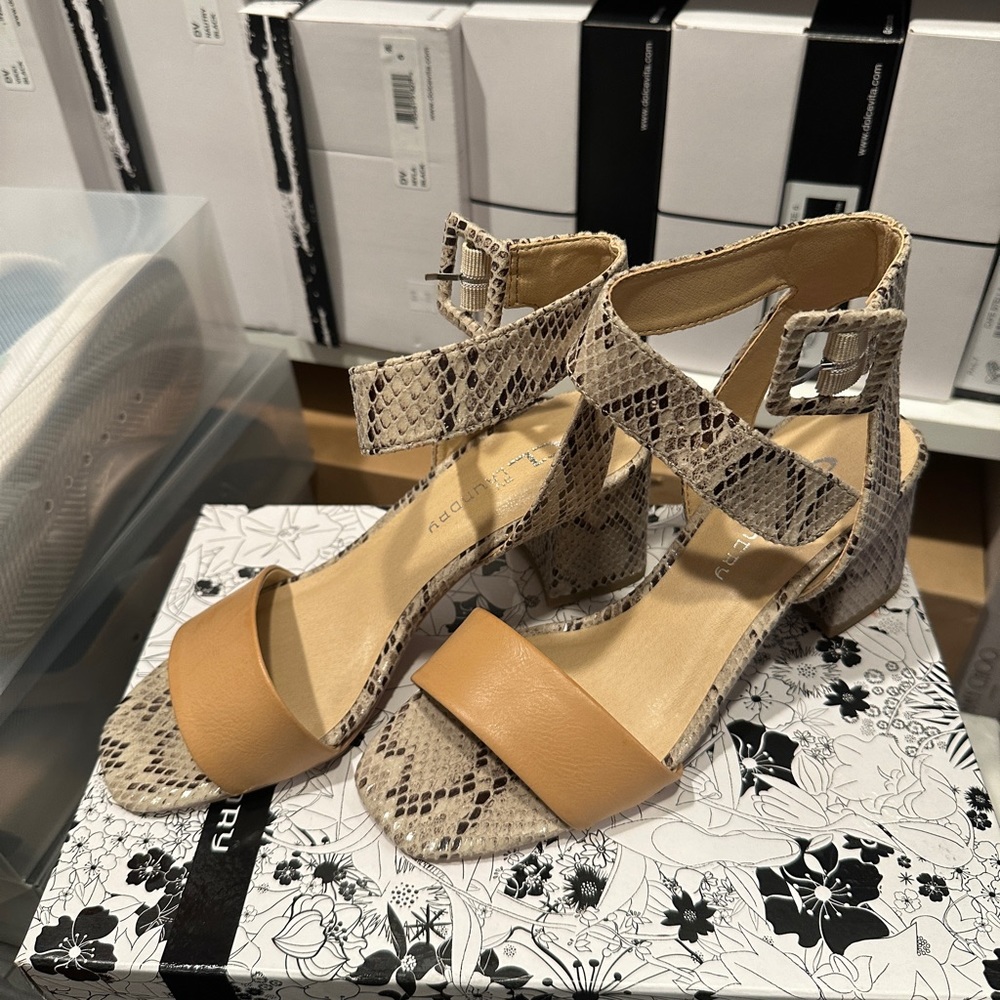 Chinese laundry heel snake nude 6 NWT